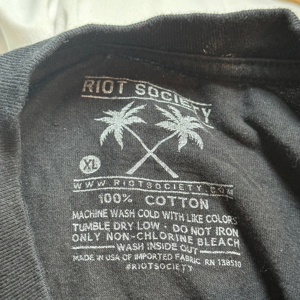 Riot Society Samurai Skeleton Graphic Tee Men’s XL - Picture 3 of 6
